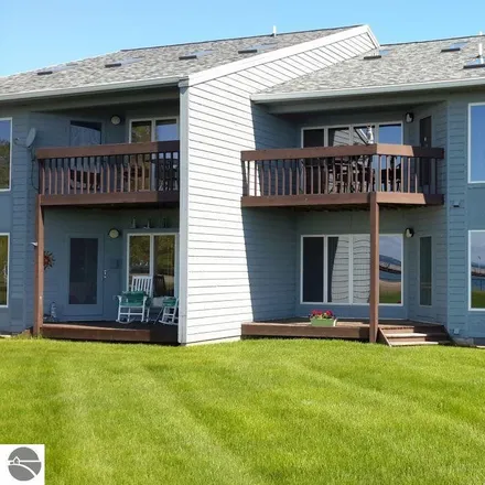 Image 1 - 405 West Lake Street, Tawas City, Iosco County, MI 48763, USA - Condo for sale