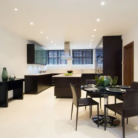 Rent this 6 bed apartment on 31-51 Sussex Square in London, W2 2SL