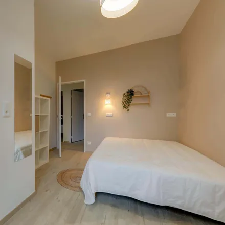 Rent this 3 bed room on 8 Rue Dumont d'Urville in 69004 Lyon, France