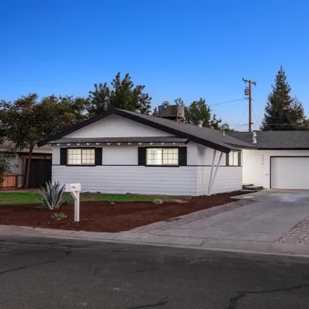Buy this 4 bed house on 1217 West Cambridge Avenue in Visalia, CA 93277