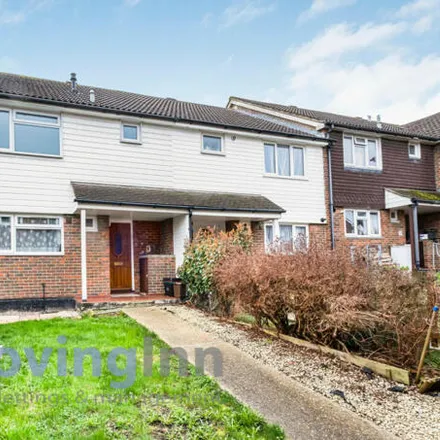 Buy this 3 bed townhouse on Shell in Barnett Close, London