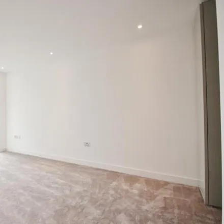 Image 5 - unnamed road, London, W6 9AN, United Kingdom - Apartment for sale