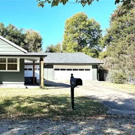 Buy this 3 bed house on 326 East Peoria Avenue in Morris, Okmulgee County