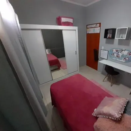 Buy this 4 bed house on Rua Wanderlucia M O Maciel in Parque Residencial União, São José dos Campos - SP