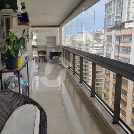 Buy this 4 bed apartment on Rua Professor Miguel Couto 368 in Icaraí, Niterói - RJ