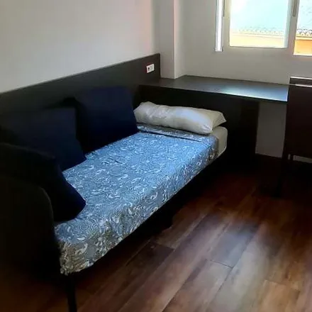 Rent this 3 bed apartment on Carrer Carretera de Llíria in 46100 Burjassot, Spain