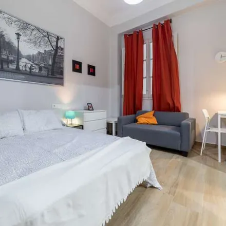 Rent this 6 bed apartment on Plaça d'Espanya in 46007 Valencia, Spain