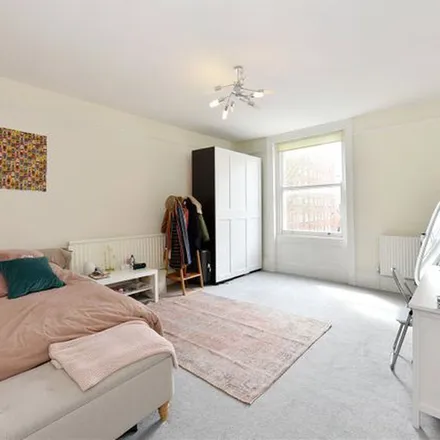 Rent this 4 bed apartment on Finchley Road in London, NW8 6ND