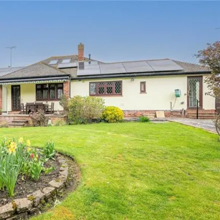 Image 1 - The Willows, Southend-on-Sea, SS1 3SH, United Kingdom - House for sale