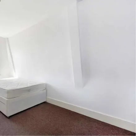 Image 3 - Rupert House, Nevern Square, London, SW5 9PL, United Kingdom - Apartment for rent