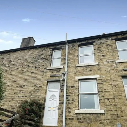 Rent this 2 bed townhouse on School Street in Almondbury, HD5 8AU