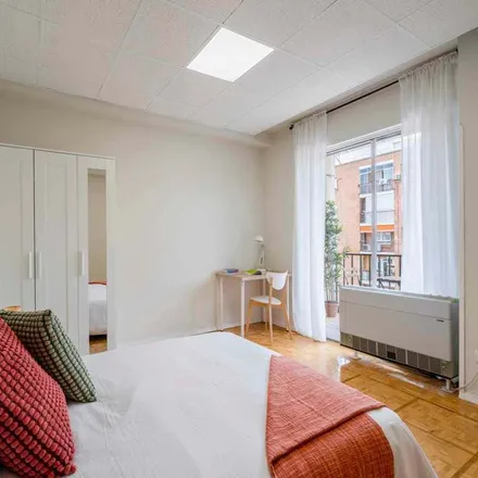 Rent this 8 bed room on Madrid in Paseo de la Castellana, 175