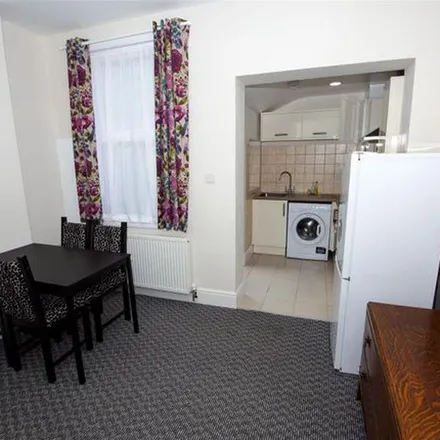 Image 4 - 2 Winnie Road, Metchley, B29 6JX, United Kingdom - Apartment for rent