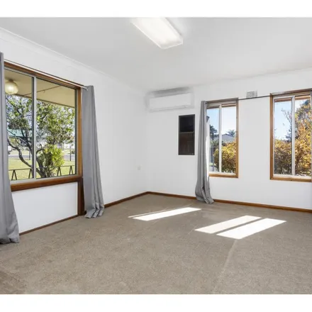 Image 3 - Bell Crescent, Leumeah NSW 2560, Australia - Apartment for rent