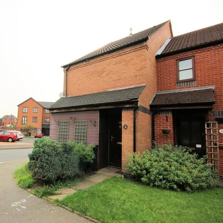 Rent this 1 bed townhouse on St Michaels Way in Tividale, DY4 7XT