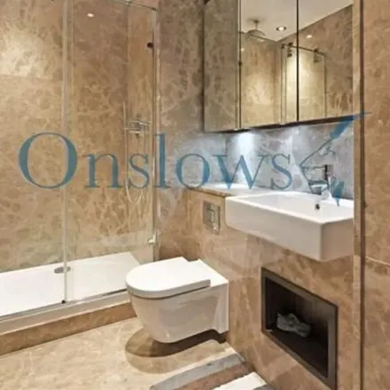 Image 4 - The Tower Hotel, Great West Road, London, TW8 9BS, United Kingdom - Apartment for rent