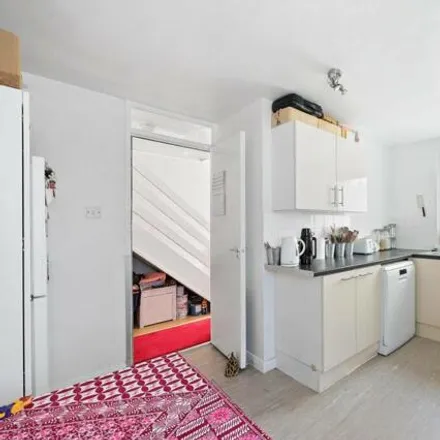 Image 6 - British Street, Bromley-by-Bow, London, E3 4RF, United Kingdom - Apartment for sale