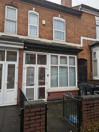 Rent this 3 bed townhouse on Westbourne Road in Birmingham, B21 8AS