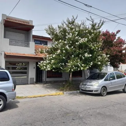 Rent this 3 bed house on Castelli 608 in Ramos Mejía Sur, B1704 ESP Ramos Mejía