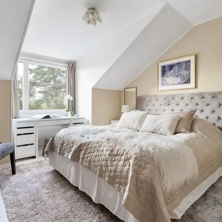 Rent this 2 bed apartment on Tunnelvägen 21 in 133 36 Saltsjöbaden, Sweden