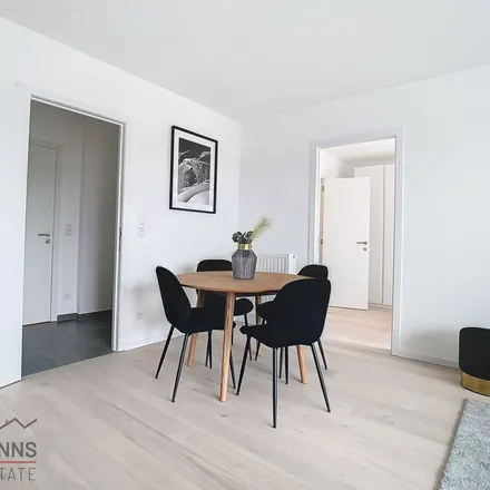 Rent this 6 bed apartment on Avenue Marcel Thiry - Marcel Thirylaan in 1200 Woluwe-Saint-Lambert - Sint-Lambrechts-Woluwe, Belgium