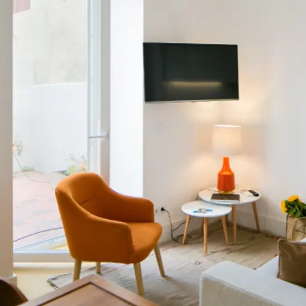 Rent this 5 bed apartment on Rua Pedro Alexandrino in 1170-381 Lisbon, Portugal