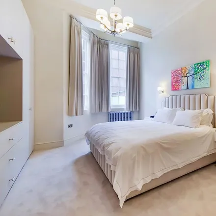 Image 7 - 10 Green Street, London, W1K 6RS, United Kingdom - Apartment for rent