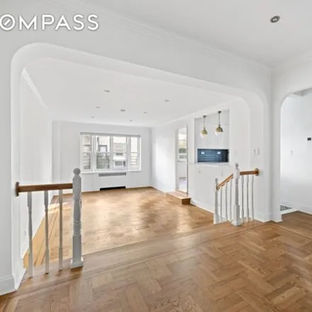 Image 4 - 120 Bennett Avenue, New York, NY 10033, USA - Apartment for sale