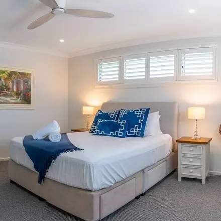 Rent this 4 bed house on Shell Cove NSW 2529