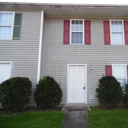 Rent this 2 bed townhouse on 300 Poplar Circle in Versailles, KY 40383