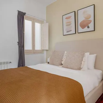 Image 3 - Calle del Castillo, 24, 28010 Madrid, Spain - Apartment for rent