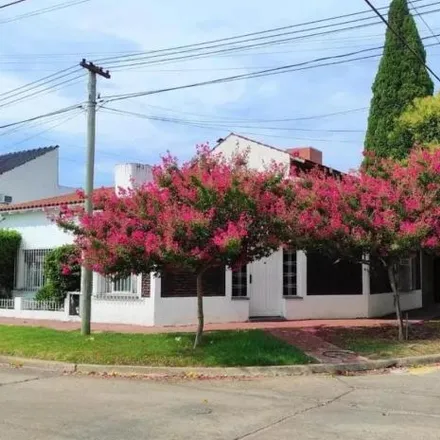 Buy this 3 bed house on Amancio Alcorta 799 in Partido de Morón, Haedo