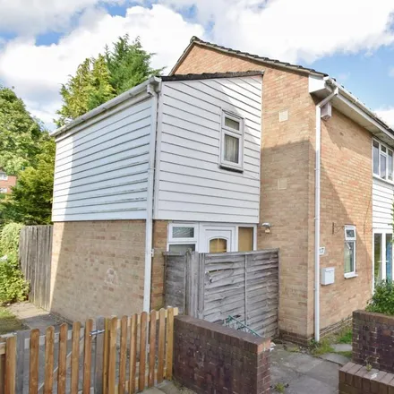 Rent this 4 bed townhouse on Woolford Close in The Valley, Winchester