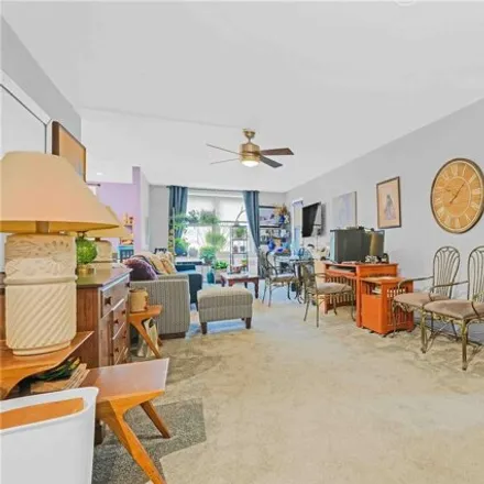 Image 9 - 241-20 Northern Boulevard, New York, NY 11362, USA - Apartment for sale