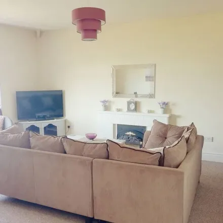 Rent this 1 bed townhouse on Penmaenmawr in LL34 6BH, United Kingdom