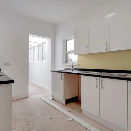 Rent this 6 bed duplex on Norbury Crescent / St Helen's Road in Norbury Crescent, London