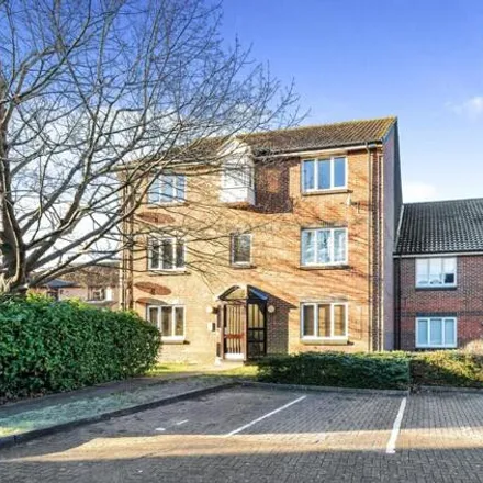 Buy this 1 bed apartment on Dairyman's Walk in Guildford, GU4 7FE