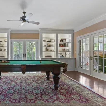 Image 9 - 12 Lindsay Drive, Pine Hill, Greenwich, CT 06830, USA - House for sale