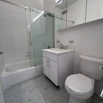 Image 4 - 92 5th Avenue, New York, NY 10011, USA - Apartment for rent
