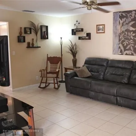 Image 7 - 3725 Northwest 103rd Avenue, Coral Springs, FL 33065, USA - House for sale