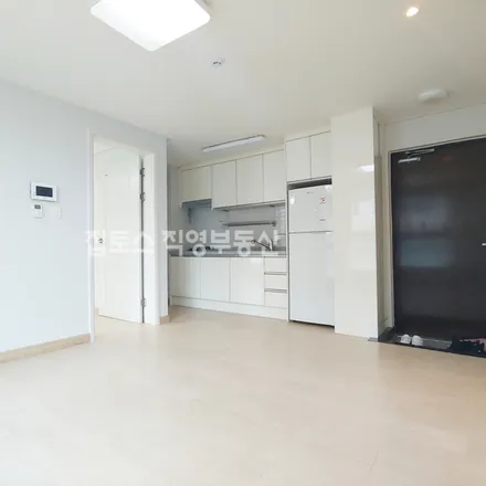 Rent this 2 bed apartment on 서울특별시 강남구 역삼동 661-4