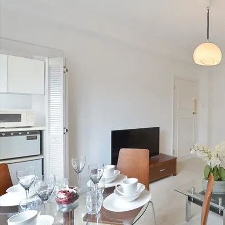 Image 6 - 39 Hill Street, London, W1J 5LX, United Kingdom - Townhouse for rent