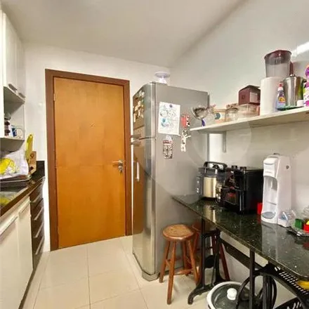 Buy this 3 bed apartment on Avenida Comandante Álvaro Martins 110 in Mata da Praia, Vitória - ES