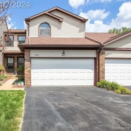 Buy this 2 bed house on 7210 Bluewater Drive in Springfield Charter Township, MI 48348