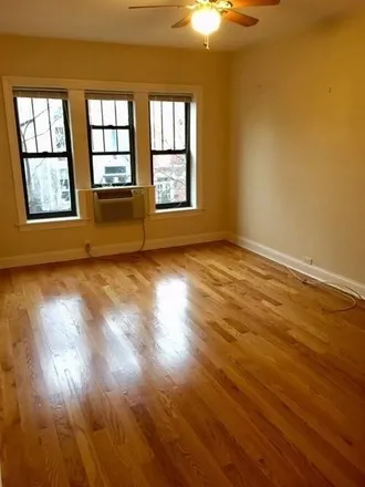 Rent this 1 bed apartment on 837 West Wolfram Street