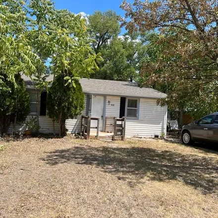 Buy this 3 bed house on 808 Hickory Street in Great Bend, KS 67530