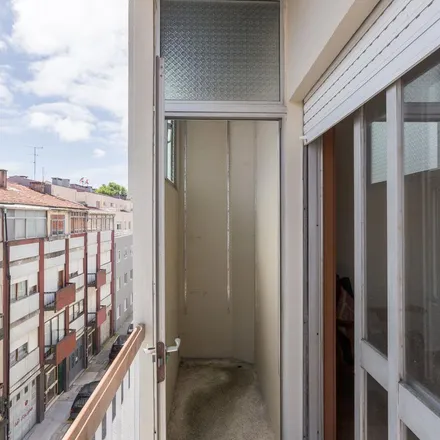 Rent this 3 bed apartment on Rua de Cunha Júnior in 4200-167 Porto, Portugal