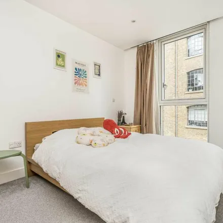 Rent this 2 bed apartment on 1-54 Goodman Street in London, E1 8BF