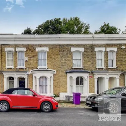 Rent this 4 bed townhouse on 33c Ropery Street in London, E3 4QH