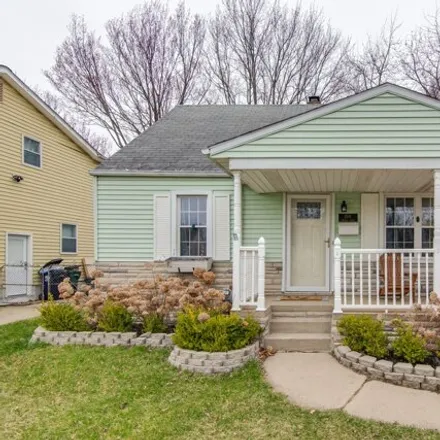 Buy this 3 bed house on 1515 Bauman Avenue in Royal Oak, MI 48073